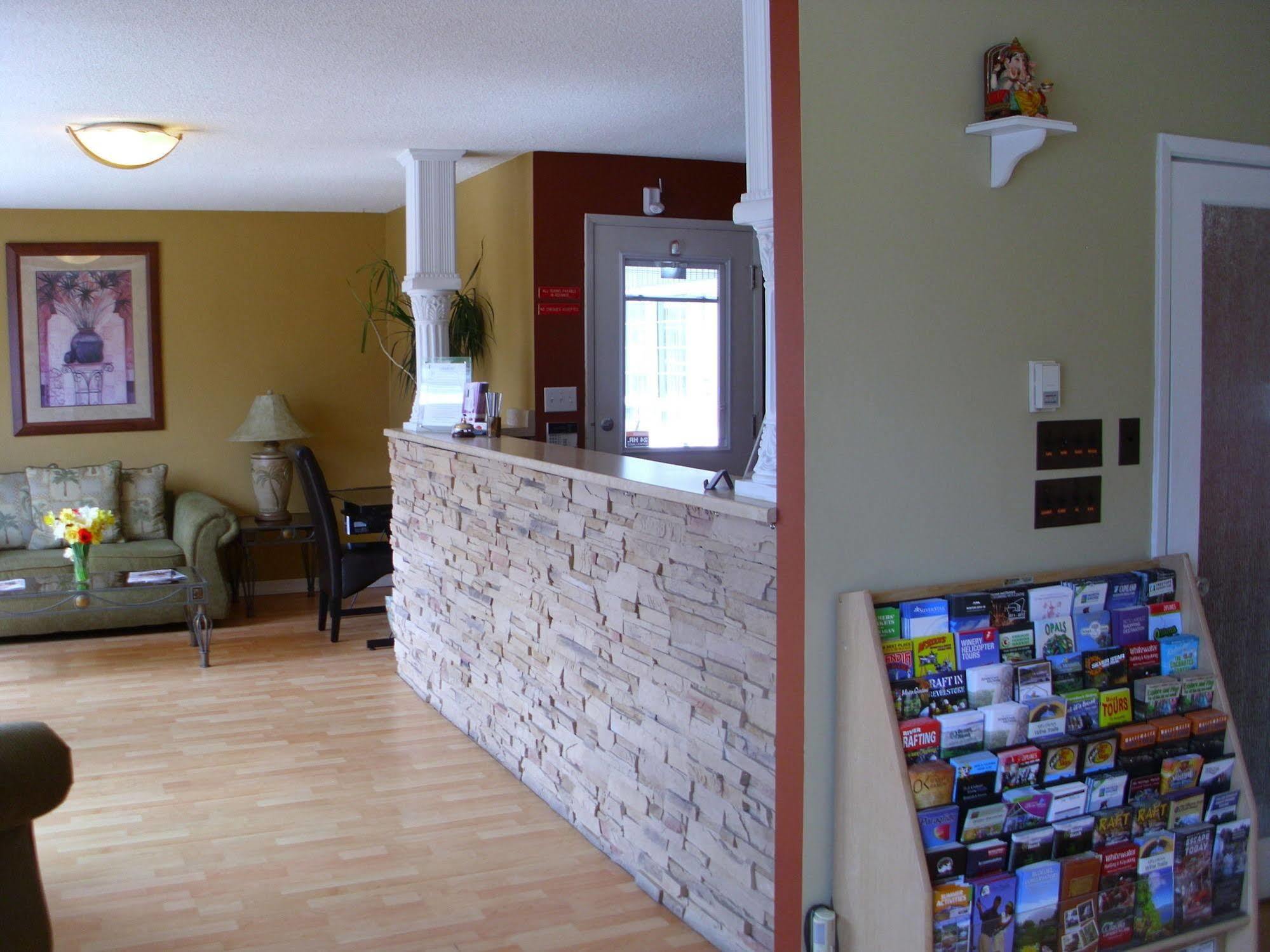 Schell Motel Express Vernon Bagian luar foto